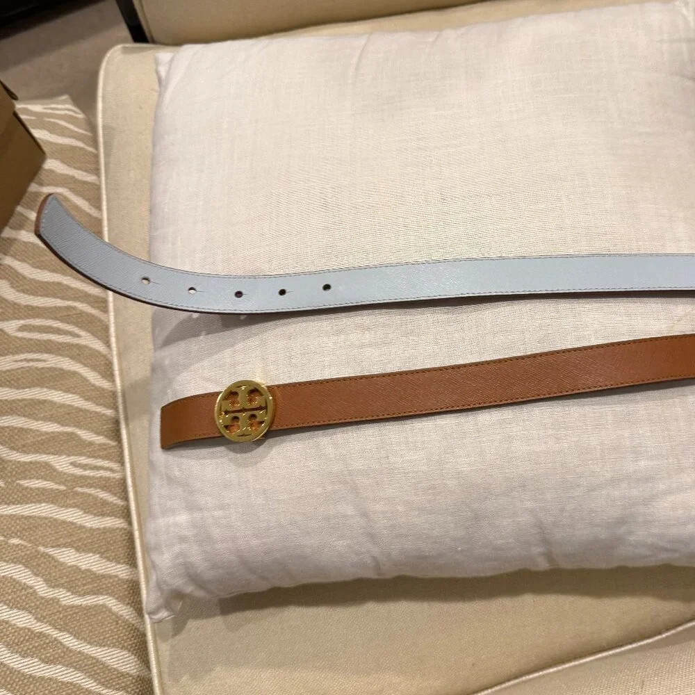 Tory Burch Belt with gold emblem belt buckle and reversible strap. - Picture 2 of 2